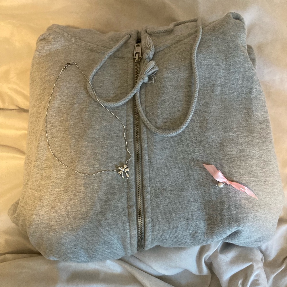 🧺🌷   ˚ + .    TRADING brandy melville grey zip up christy hoodie   ⊹ ｡